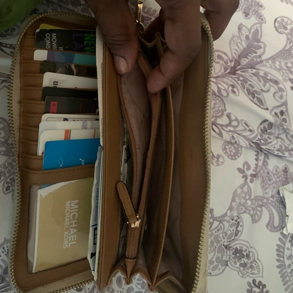 MK Wallet - Picture 4 of 4